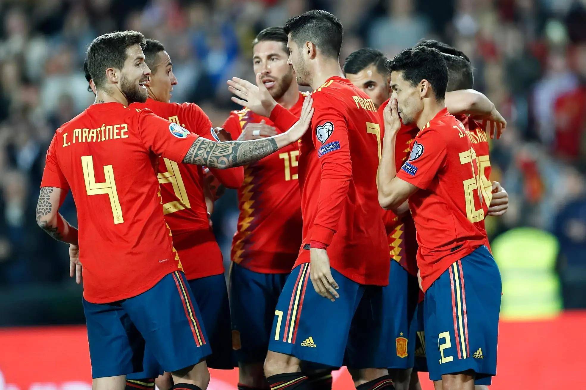 西班牙队在与挪威的激烈较量中取得胜利