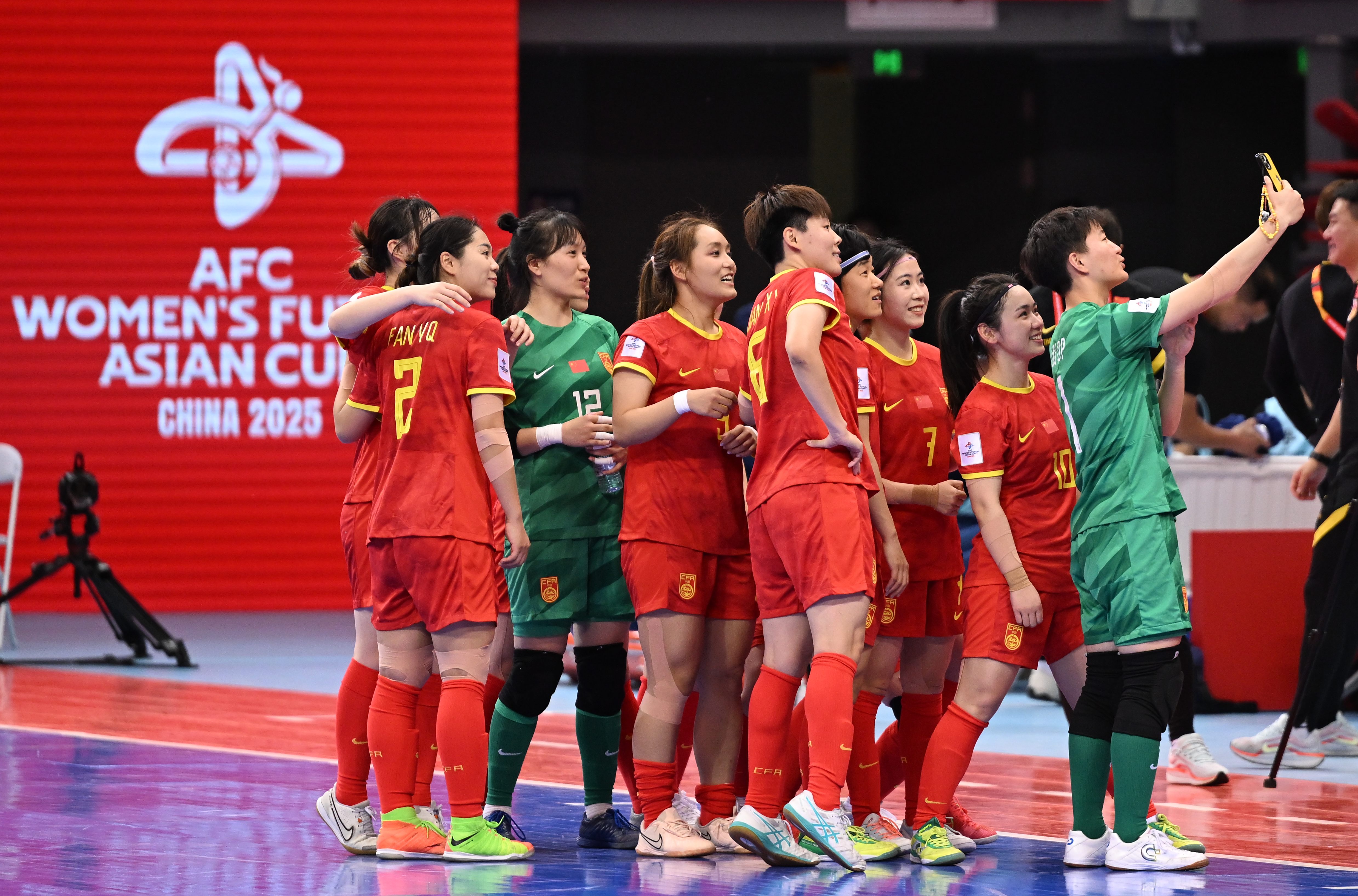 爱游戏电竞-包含亚洲女足赛场上，中国队员尽显风采的词条