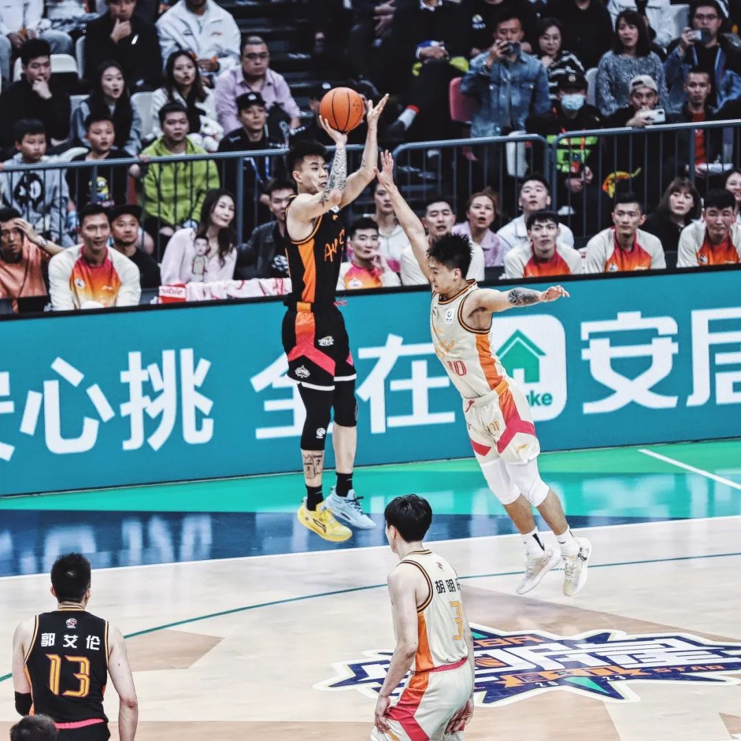 CBA全明星周末举行,易建联再次当选全明星MVP的简单介绍 CBA全明星周末举行,易建联再次当选全明星MVP的简单介绍