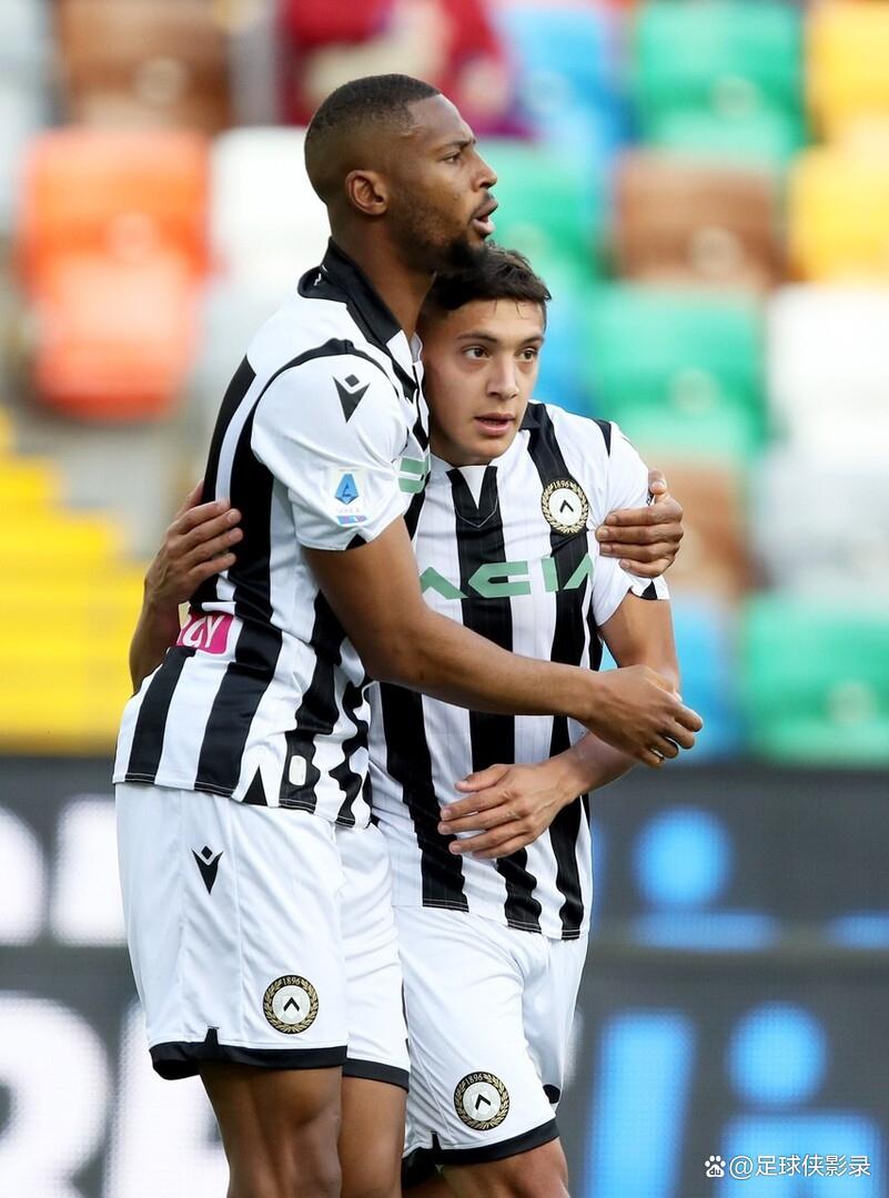 AC米兰备战新赛季:锋线实力加强,球队士气高涨的简单介绍 AC米兰备战新赛季:锋线实力加强,球队士气高涨的简单介绍