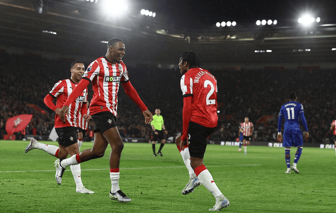 爱游戏网址-比利亚雷亚尔主场击败拉斯帕尔马斯，取得三分