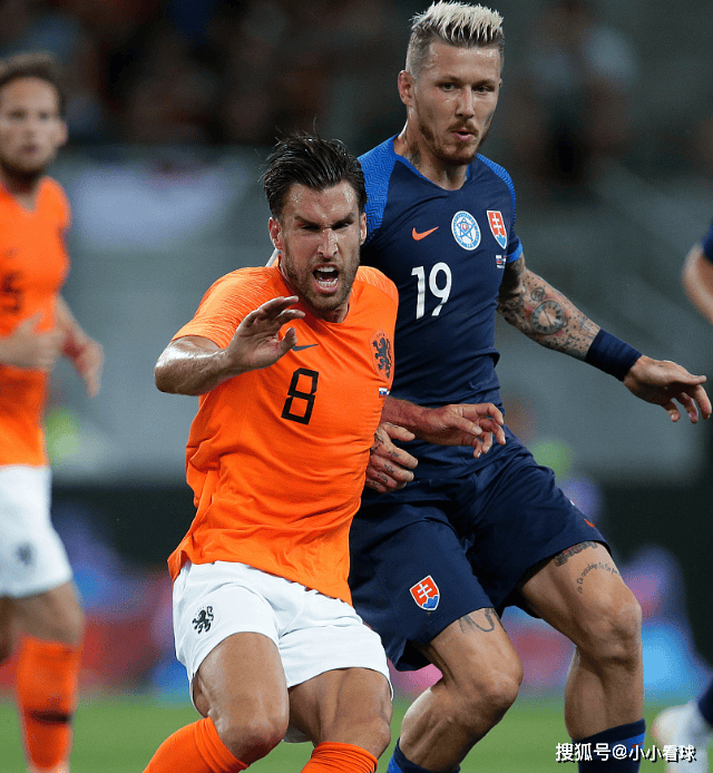 包含荷甲联赛:阿贾克斯队在比赛中碾压对手,轻松获胜!的词条 包含荷甲联赛:阿贾克斯队在比赛中碾压对手,轻松获胜!的词条