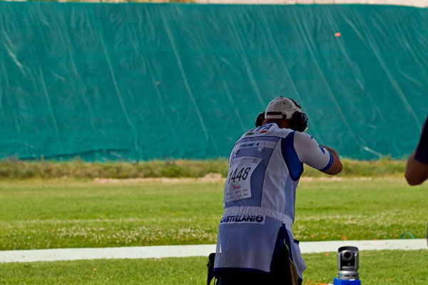 爱游戏网页版登录入口-意大利选手登顶射击比赛夺冠