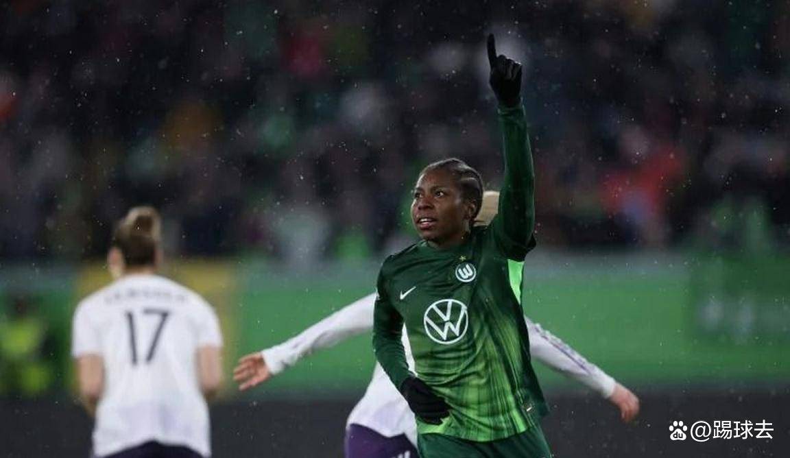 爱游戏直播-皇马客场惨败，面临降级风险