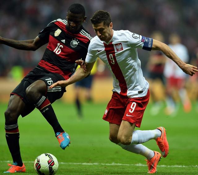 爱游戏视频-爱尔兰队苦战告终，球员面对挑战