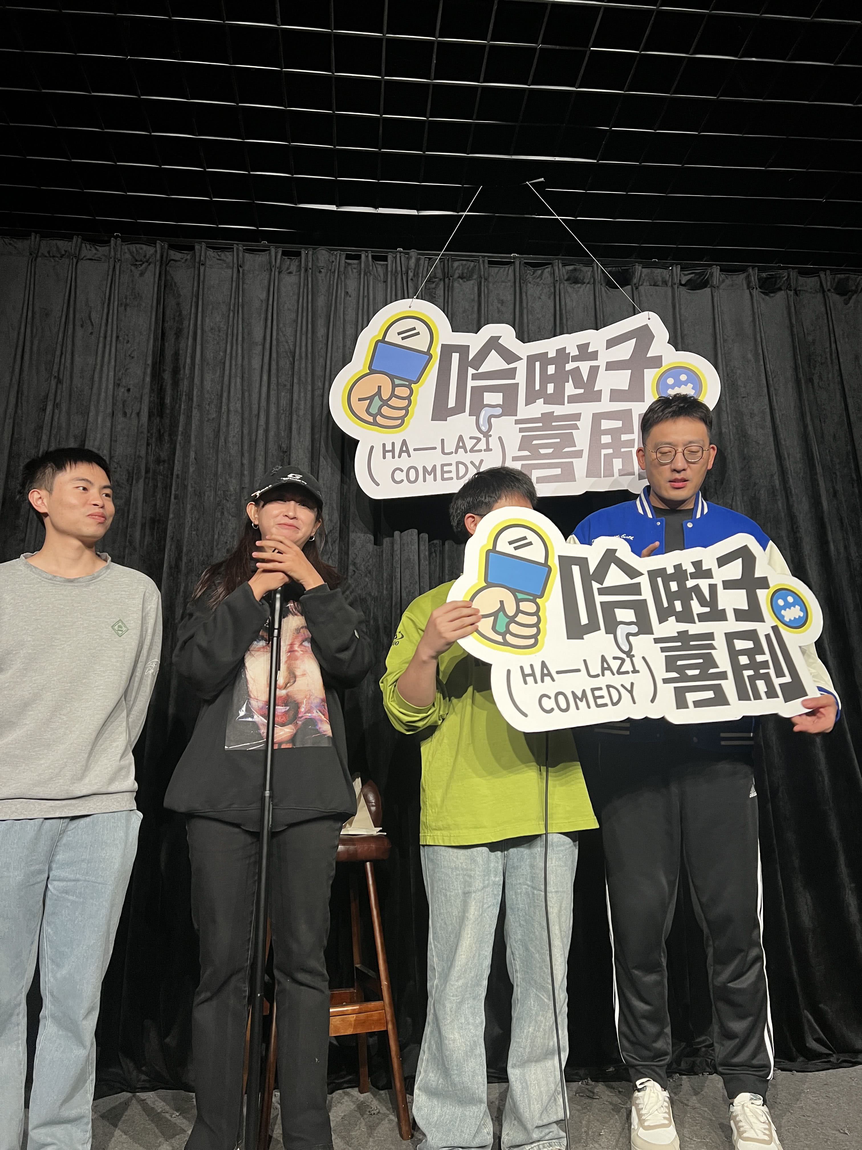 爱游戏下载-巴萨球员在社交媒体上的互动及反馈